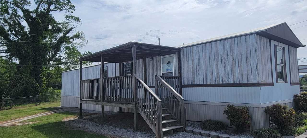 104 Juneau Way - Photo 2 of 11