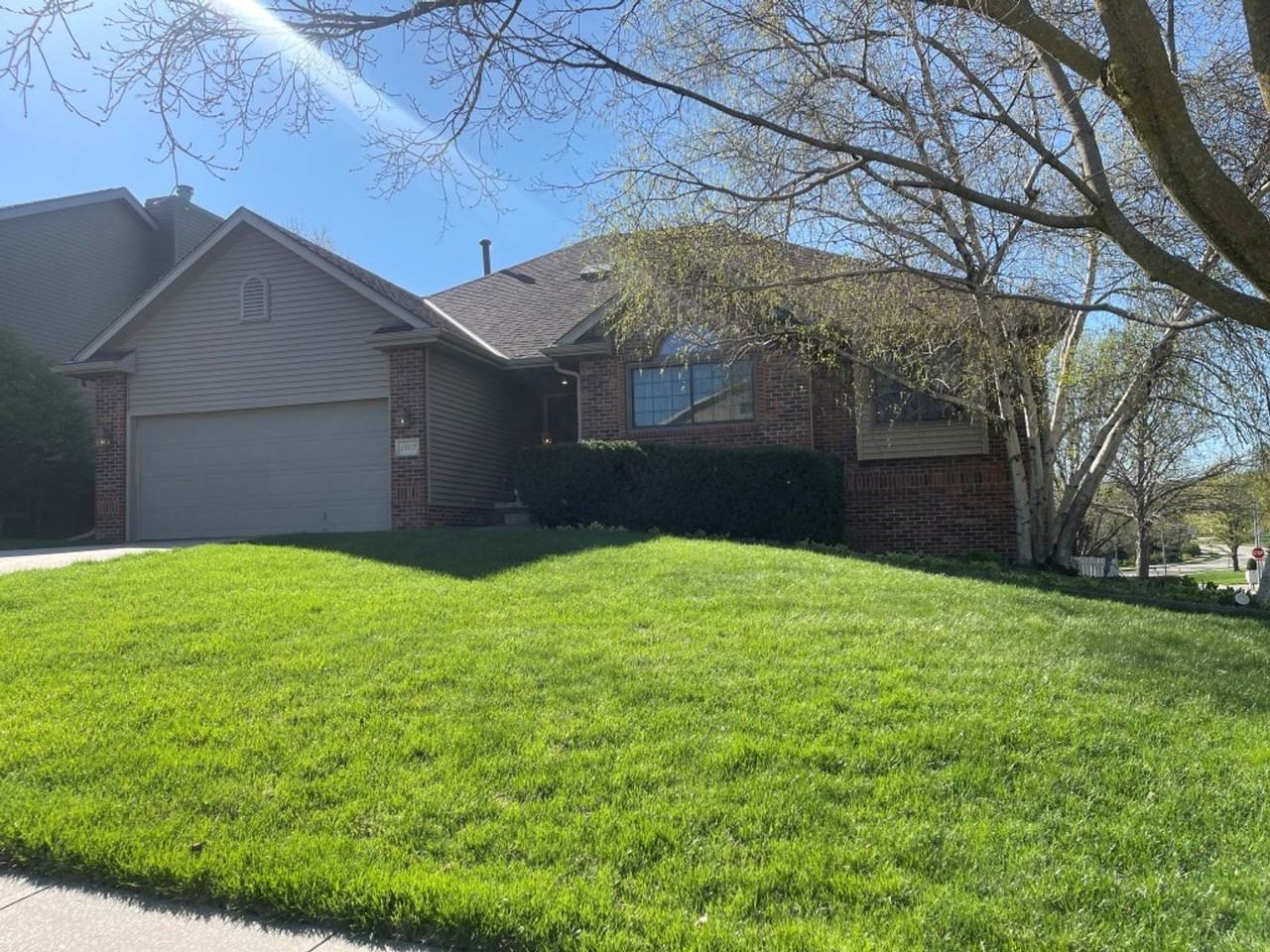 2807 Sheridan Rd - Photo 2 of 30