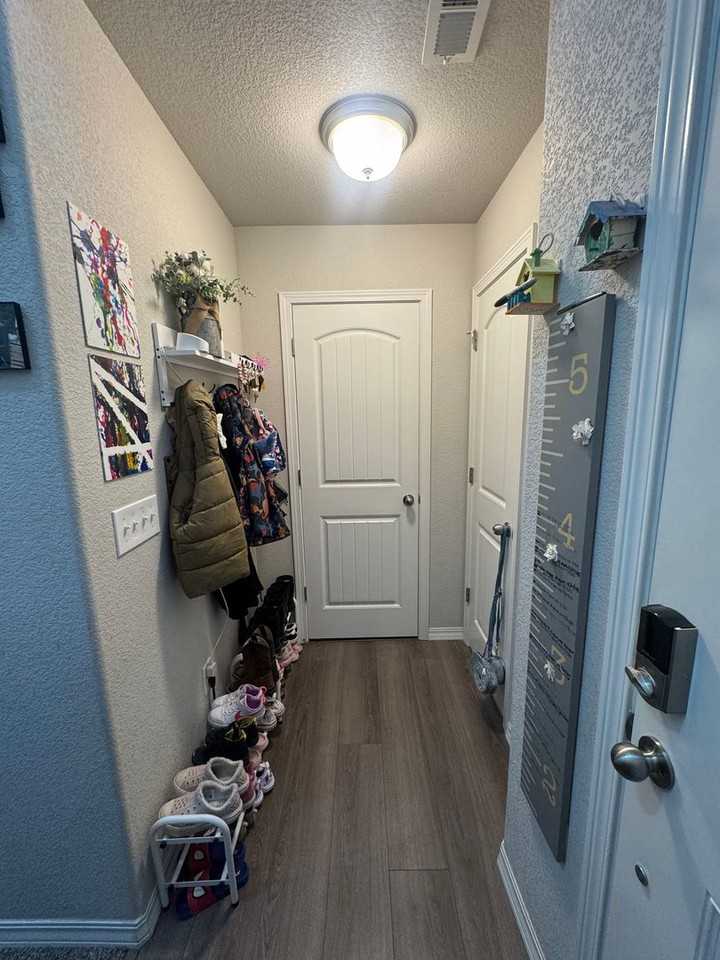 10863 Traders Pkwy - Photo 3 of 25