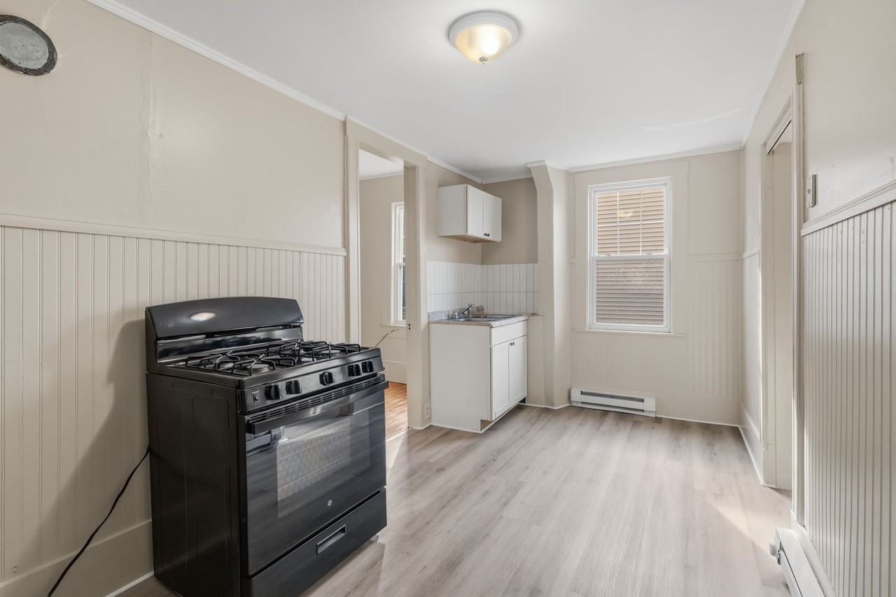 48 Hubbard St - Photo 2 of 14