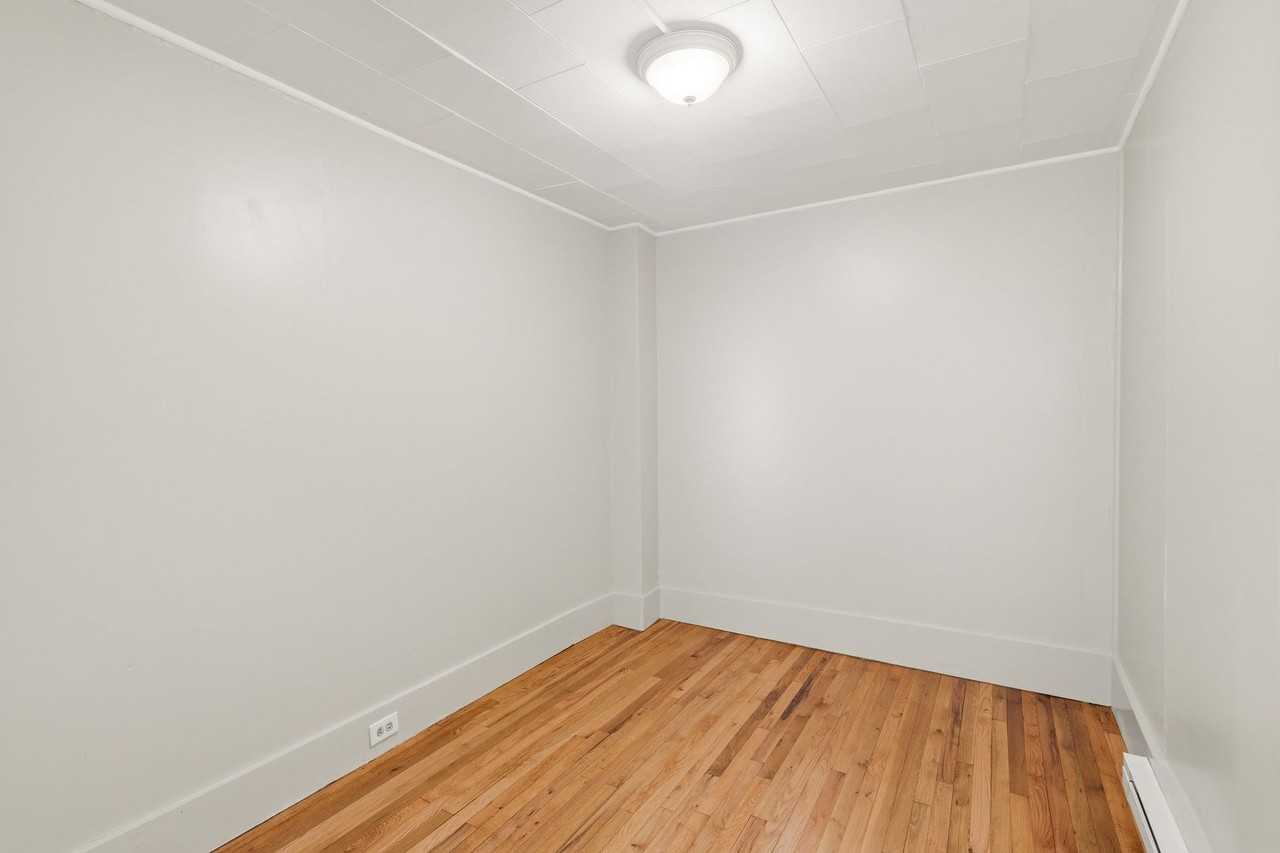 48 Hubbard St - Photo 4 of 14