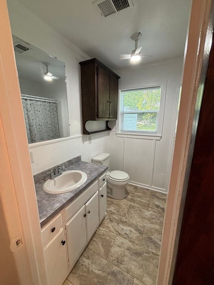 414 Dodd St - Photo 4 of 10