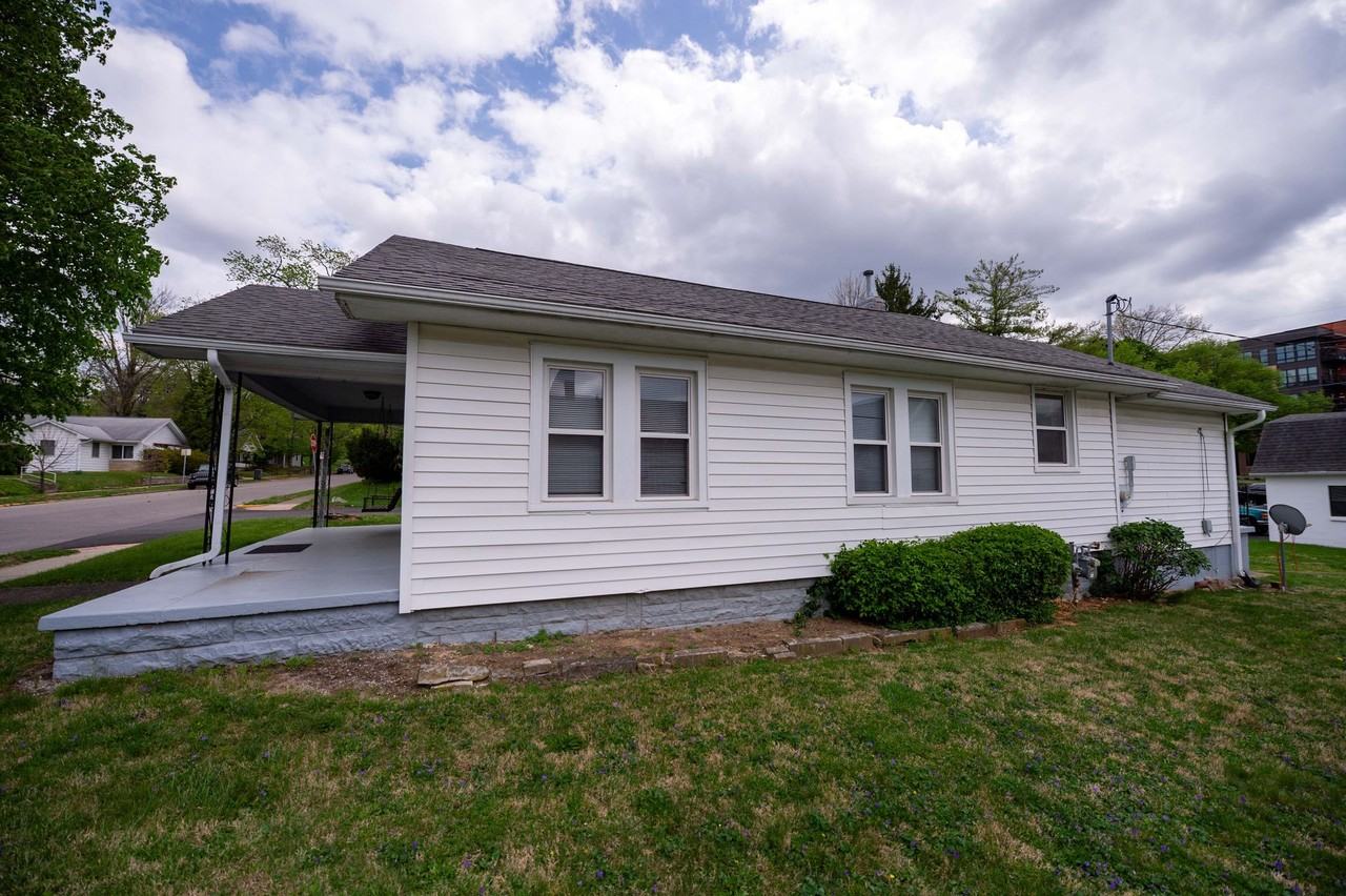 112 E 15th St - Photo 5 of 50