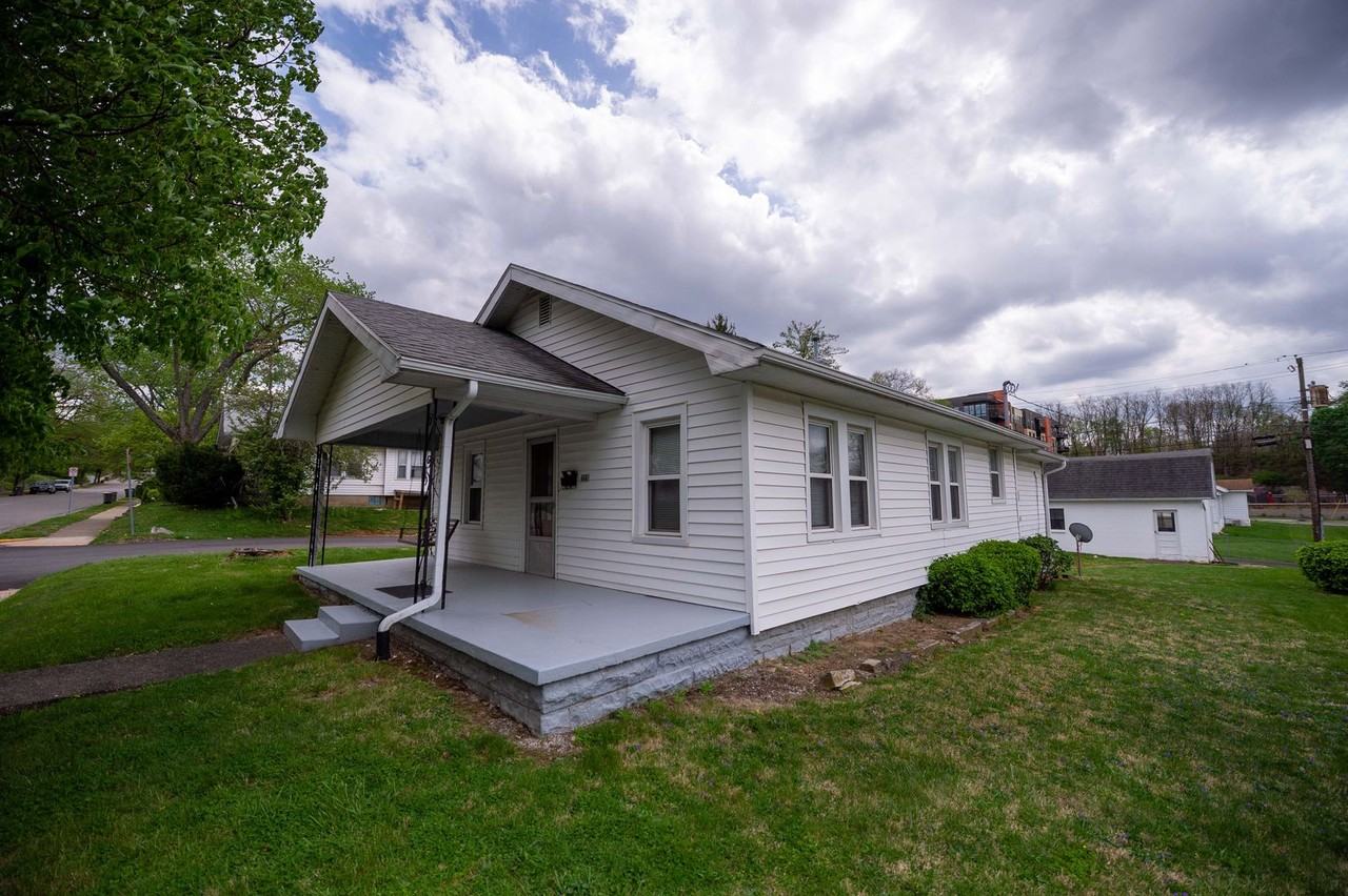 112 E 15th St - Photo 6 of 50