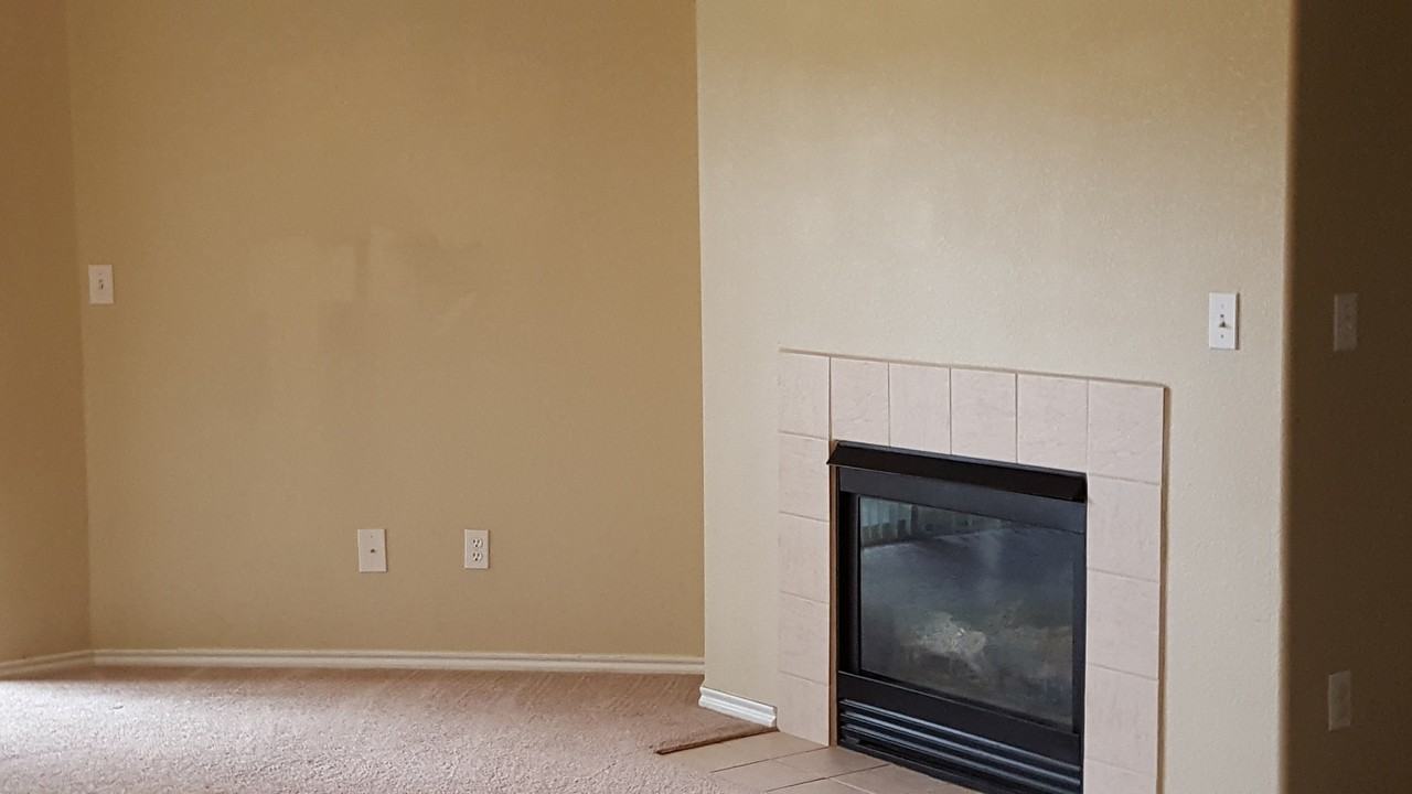 3976 Riviera Grv - Photo 3 of 6