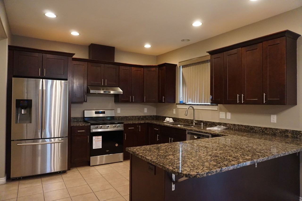 521 Harman Way - Photo 2 of 23