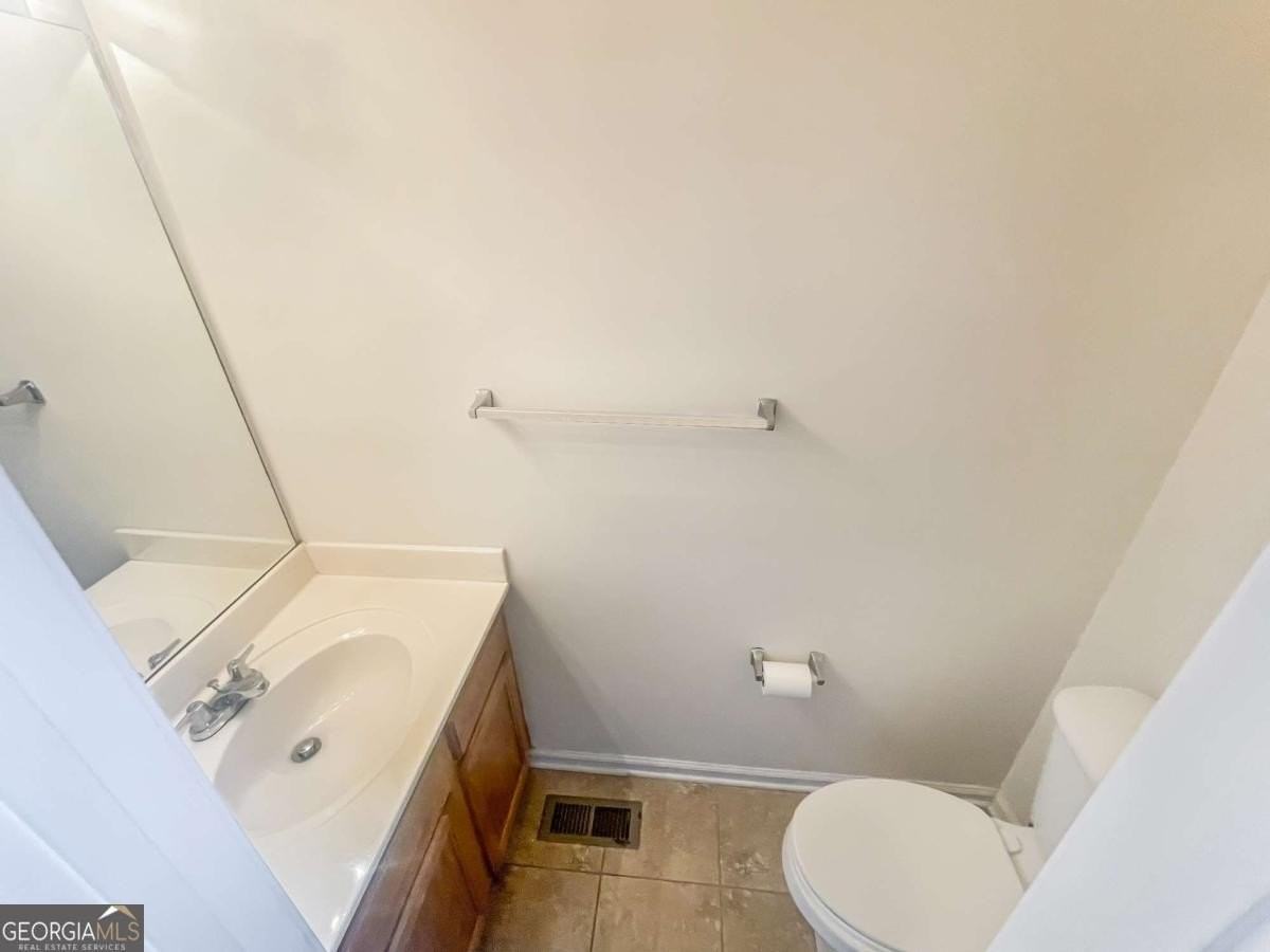 140 Calborne Ct - Photo 5 of 39