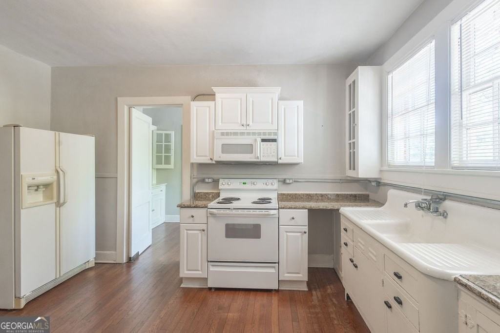 356 Jackson St - Photo 4 of 12