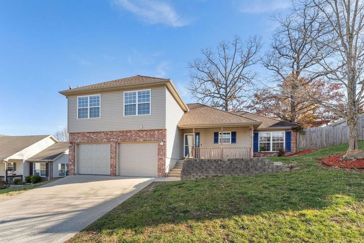 153 Sapling Dr - Photo 2 of 33