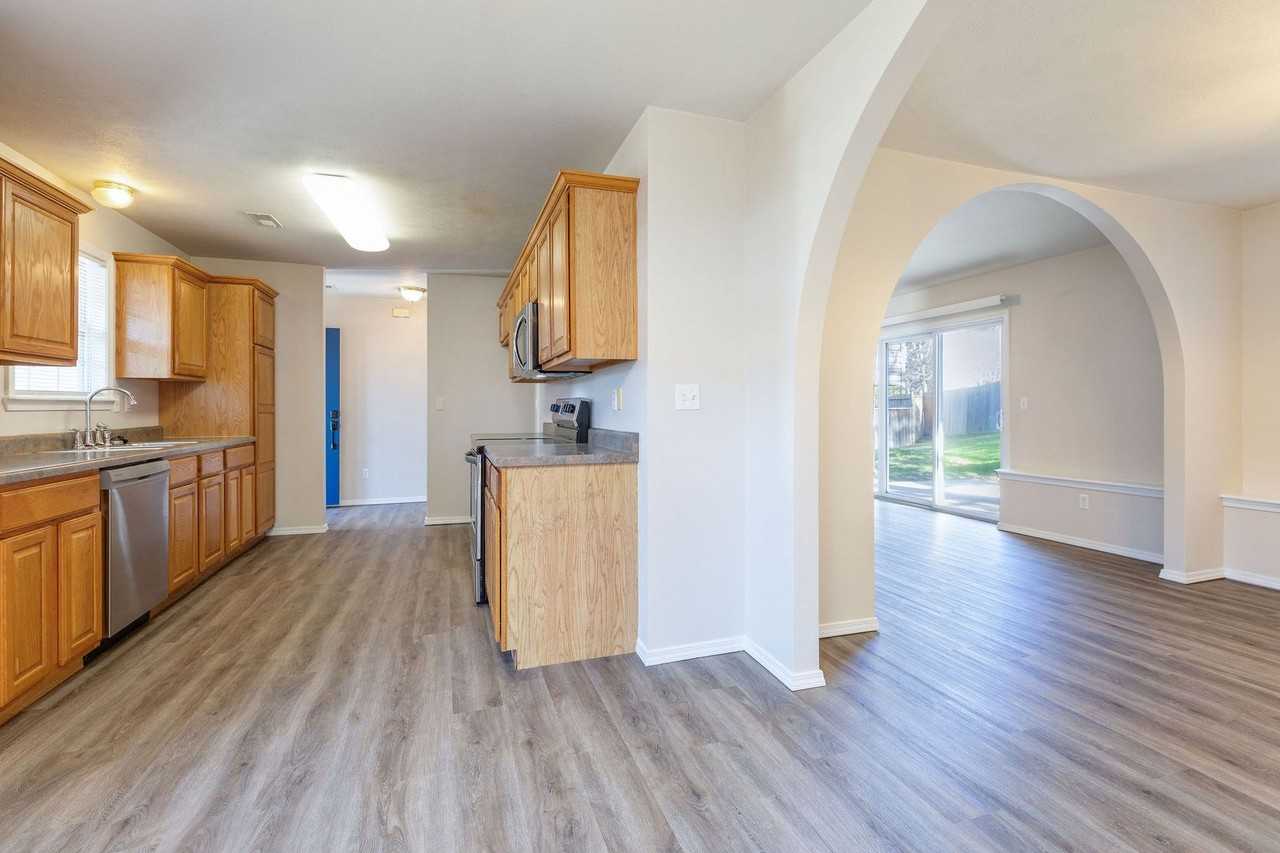 153 Sapling Dr - Photo 7 of 33