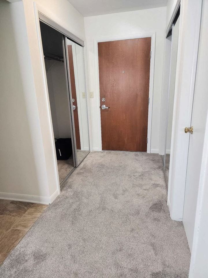 9500 N Green Bay Rd - Photo 7 of 28