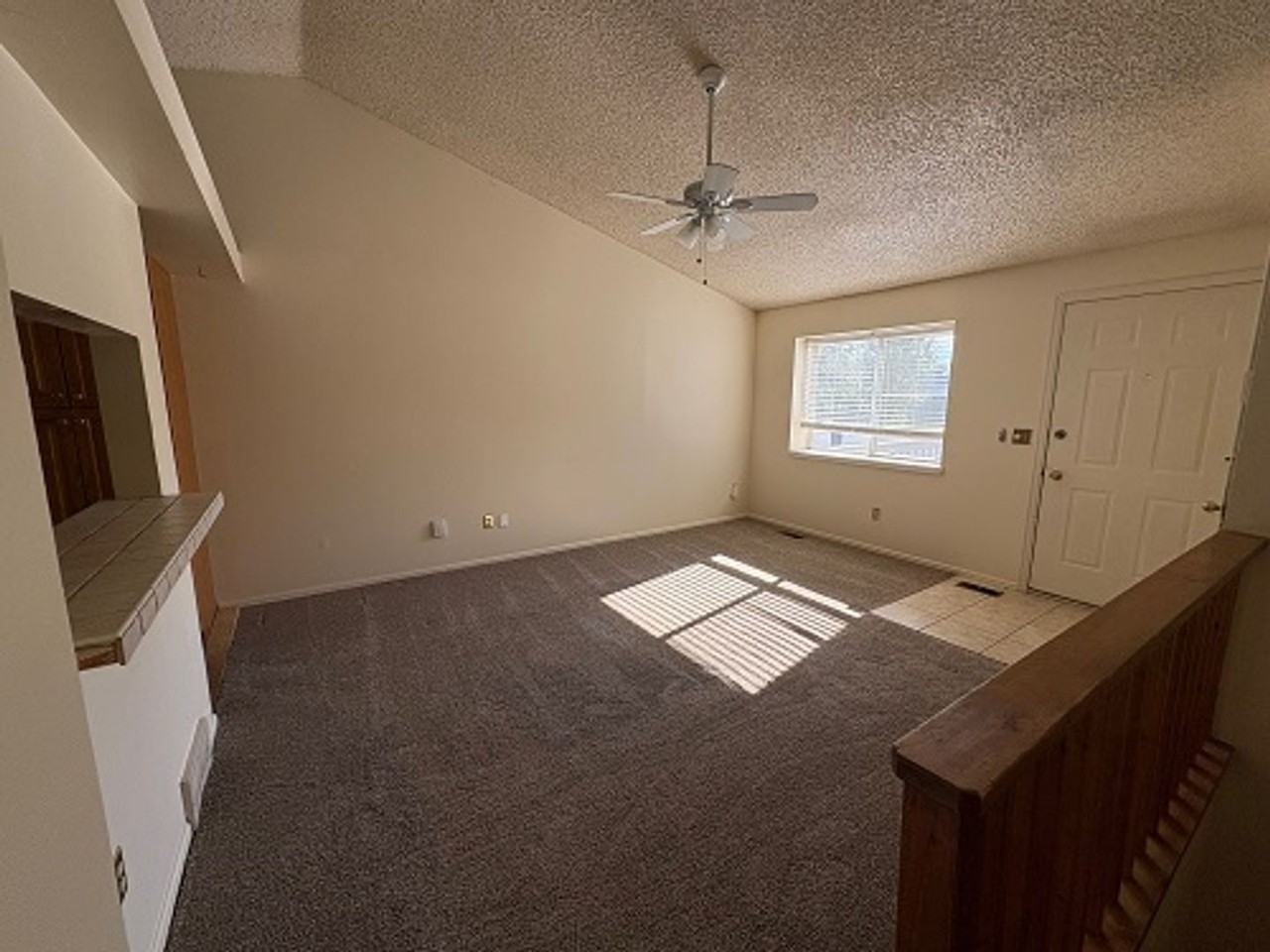 3124 Laredo Ln - Photo 3 of 11