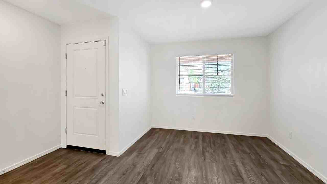 25752 W Samantha Way - Photo 3 of 26