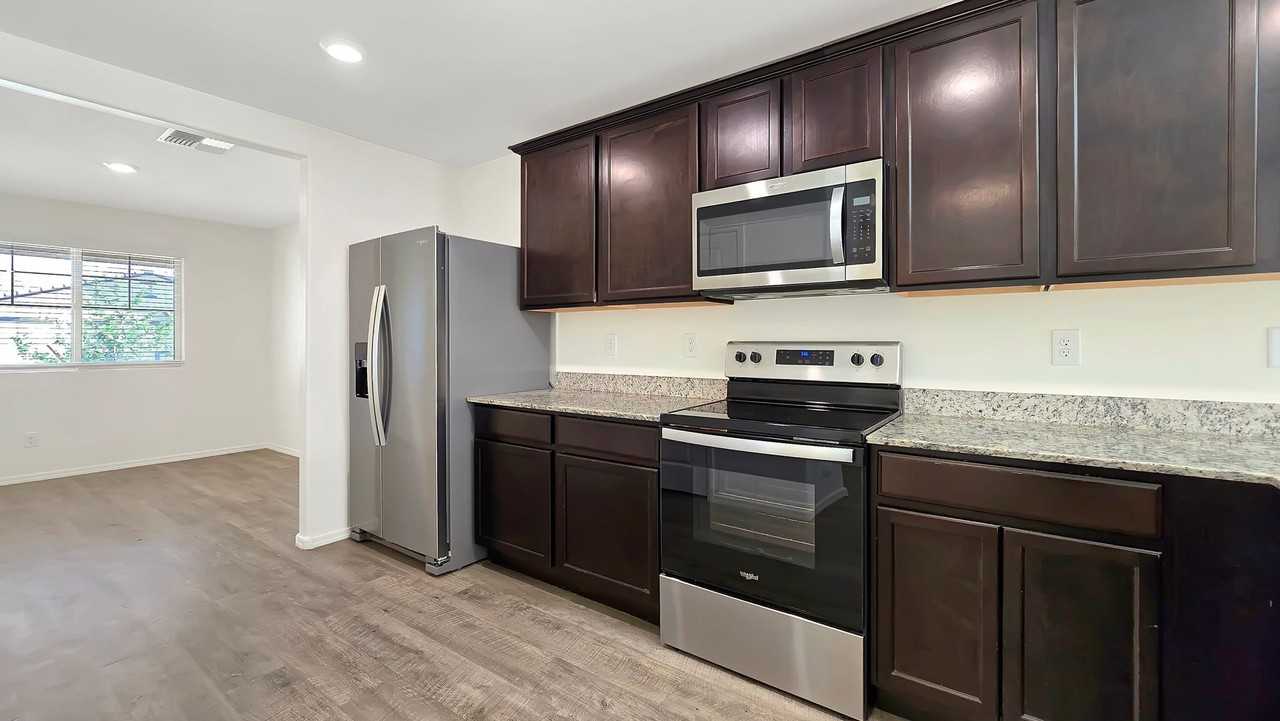 25752 W Samantha Way - Photo 5 of 26