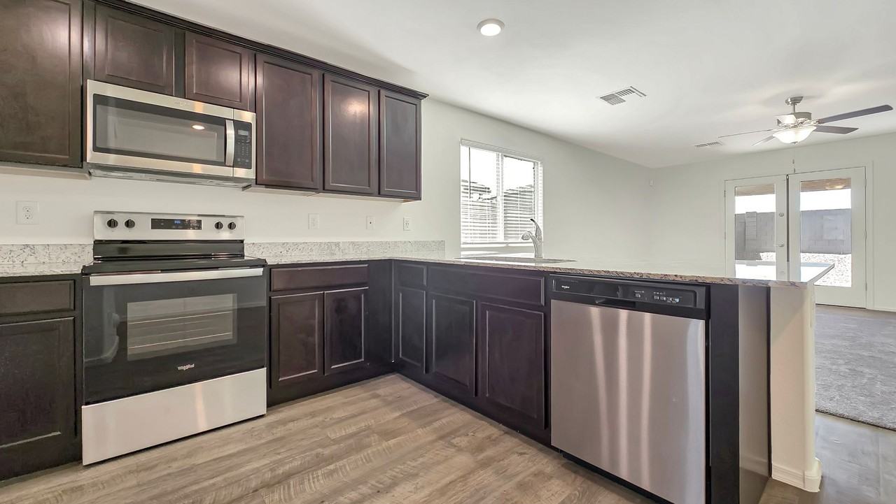 25752 W Samantha Way - Photo 6 of 26