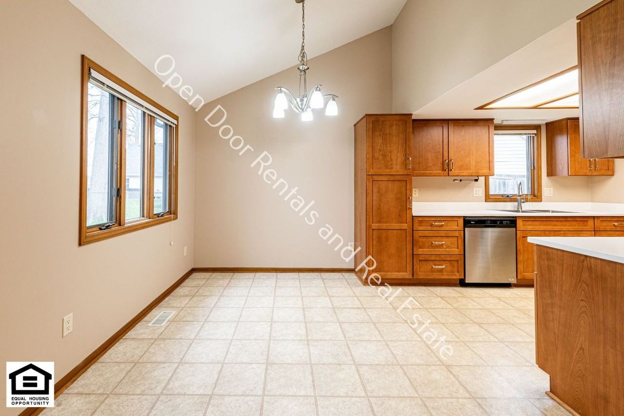 9530 Mariners Ridge Dr - Photo 7 of 25