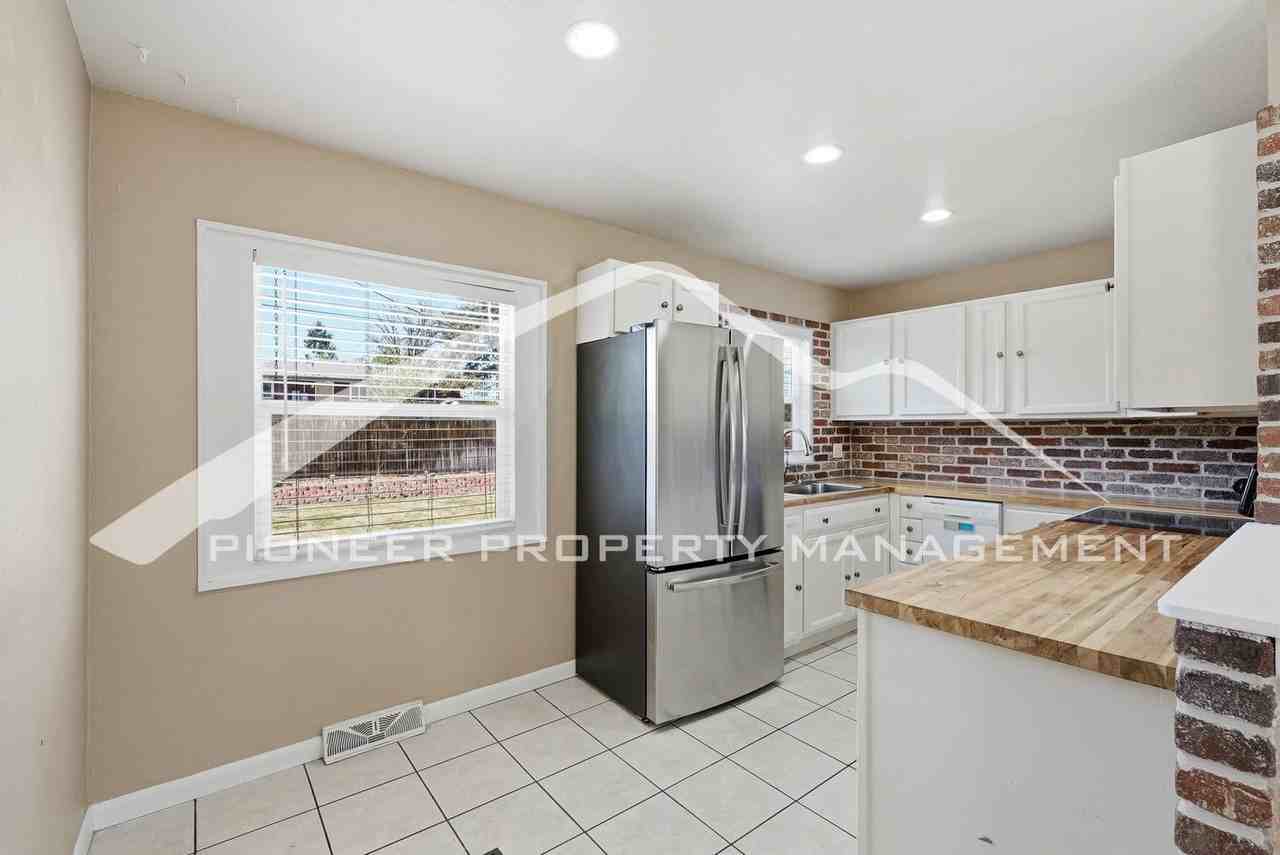 1871 S Wolff St - Photo 6 of 25