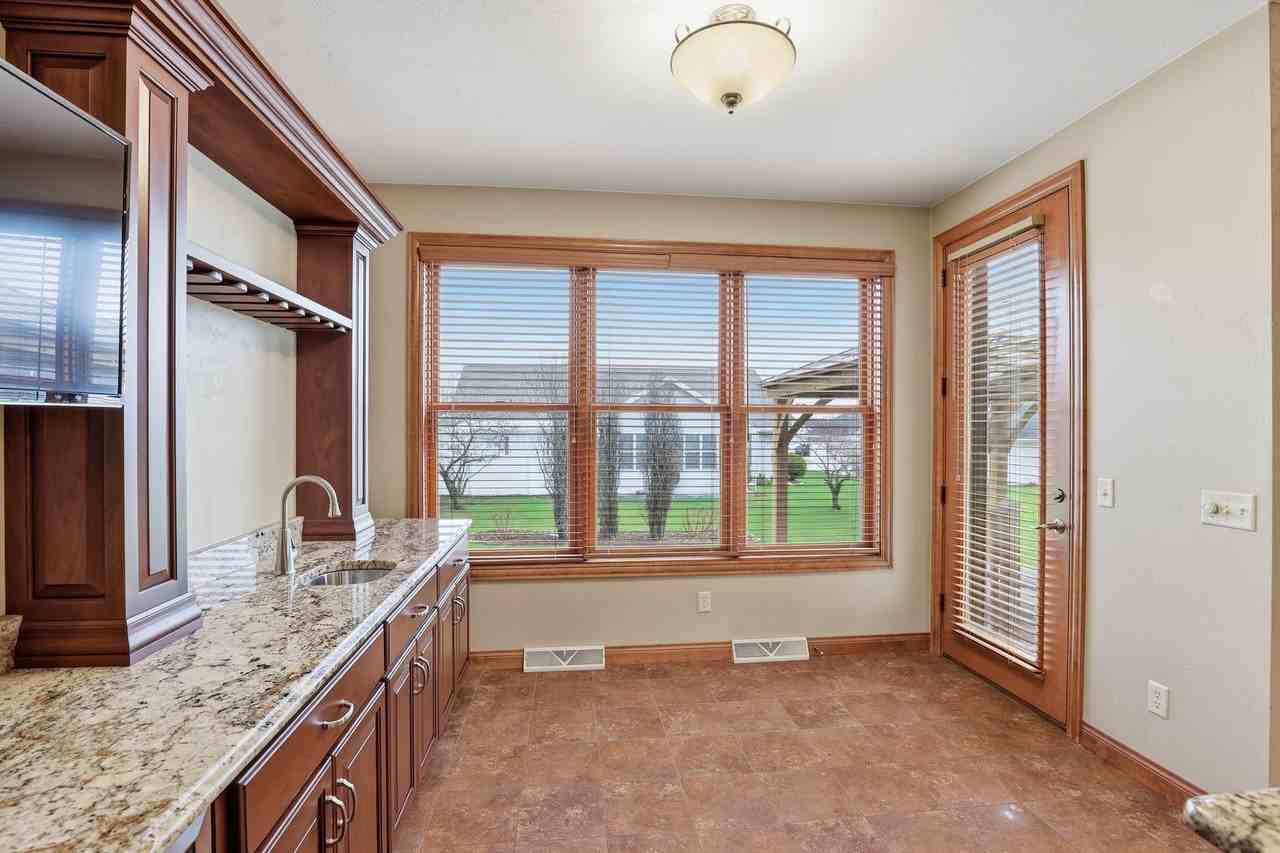 1892 N Sunrise Ln - Photo 5 of 28