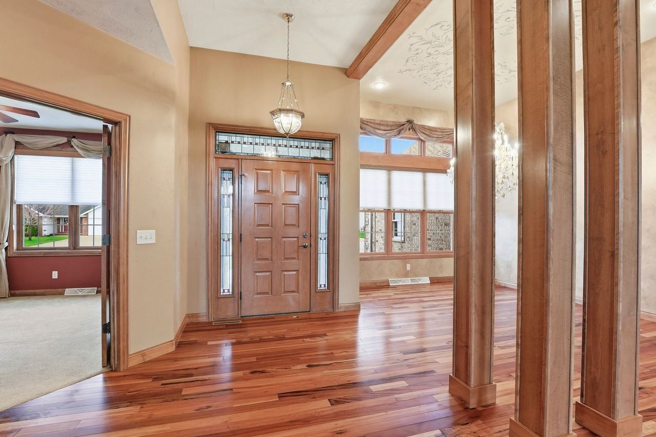 1892 N Sunrise Ln - Photo 7 of 28