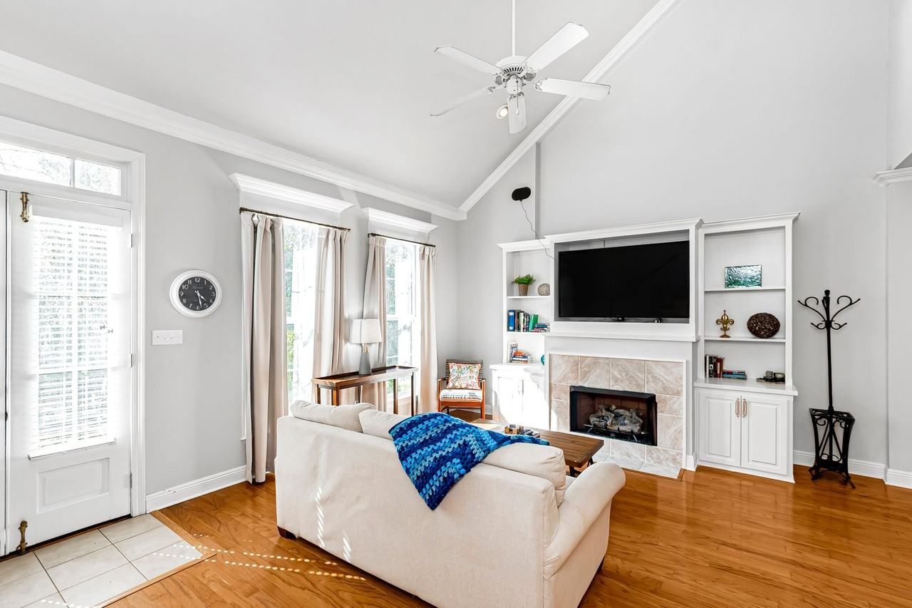 9314 Pine Cone Ct - Photo 4 of 19