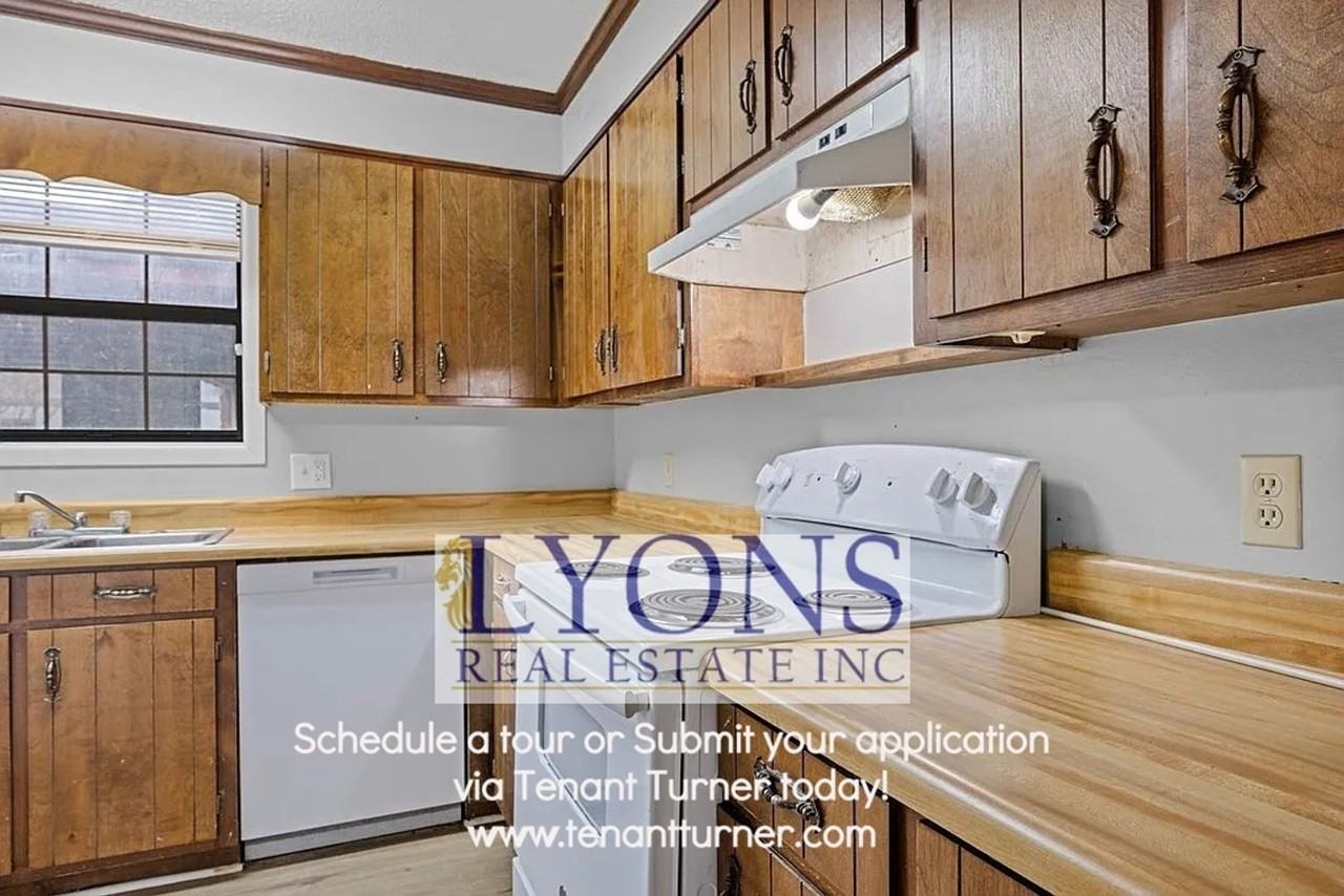 2814 Kirkwood Cir - Photo 5 of 18