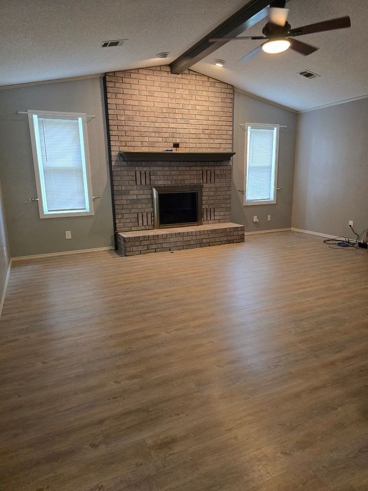 114 Jennison Sq - Photo 4 of 15