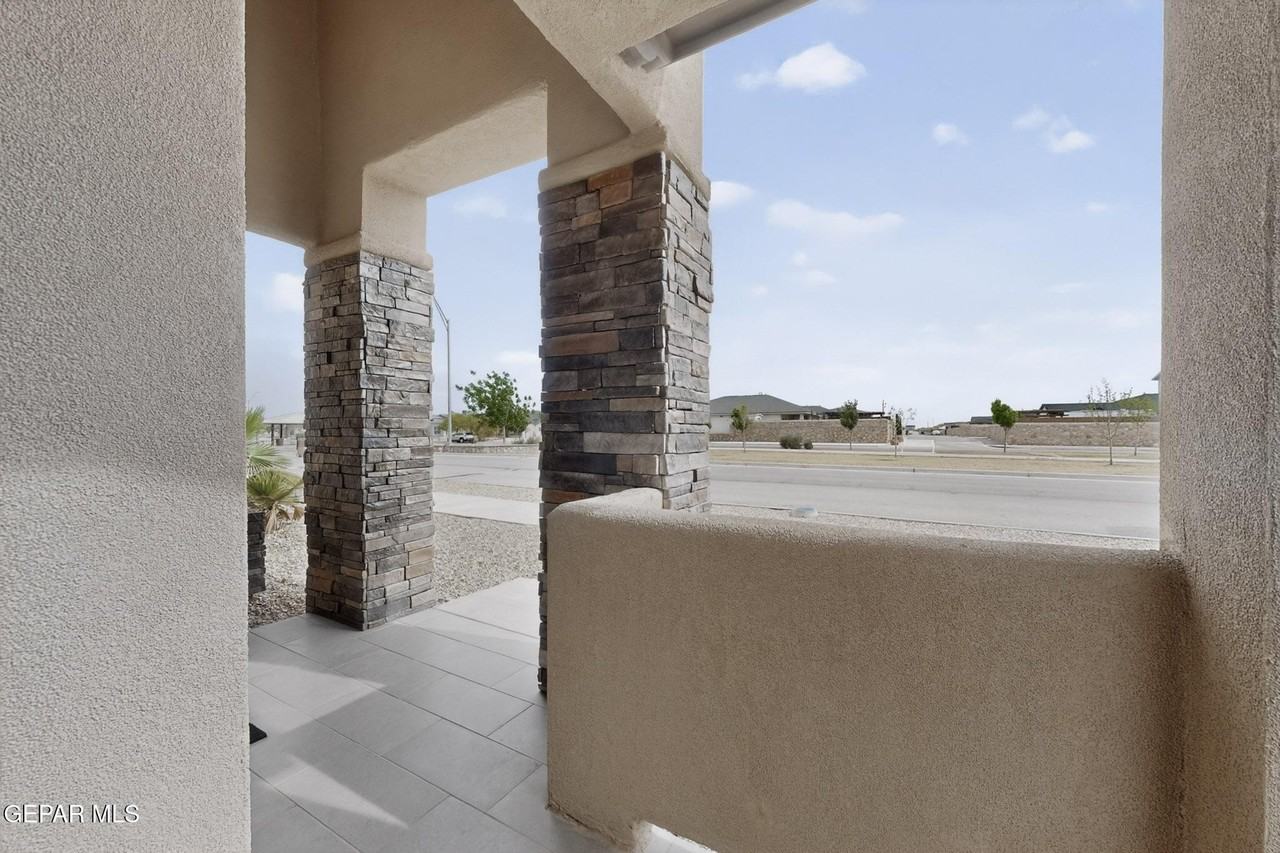 14709 Charles Foster Ave - Photo 4 of 46