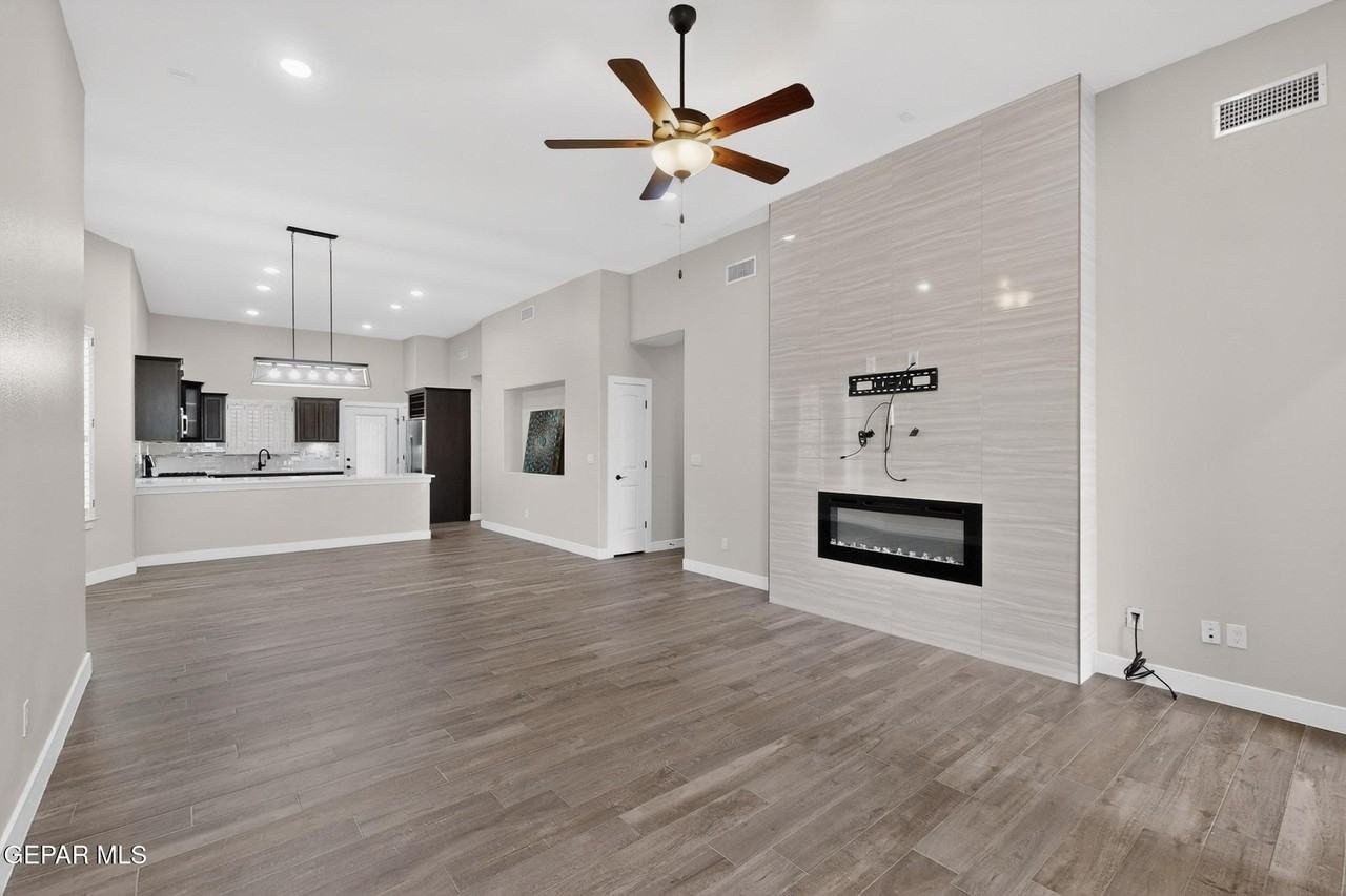 14709 Charles Foster Ave - Photo 6 of 46