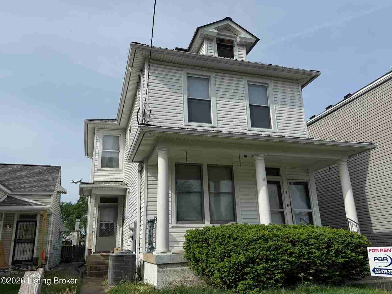 1002 Charles St - Photo 3 of 13