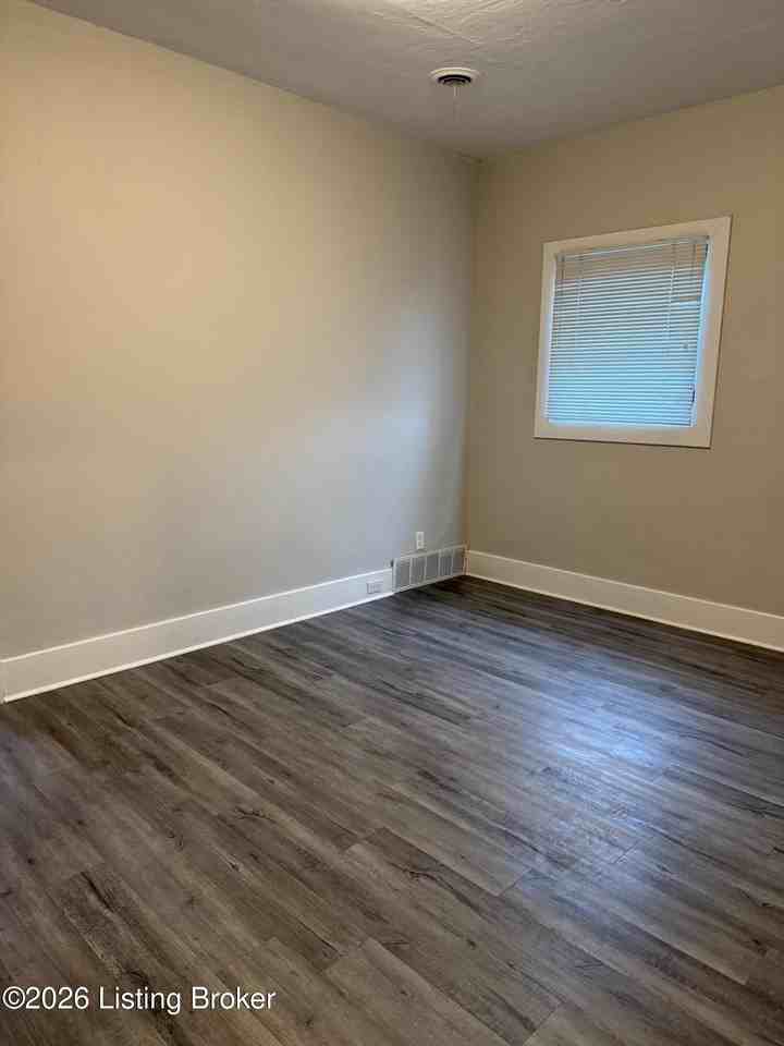 1002 Charles St - Photo 4 of 13