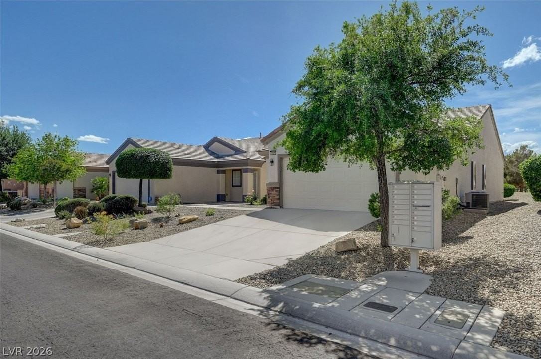 7925 Fantail Dr - Photo 3 of 50