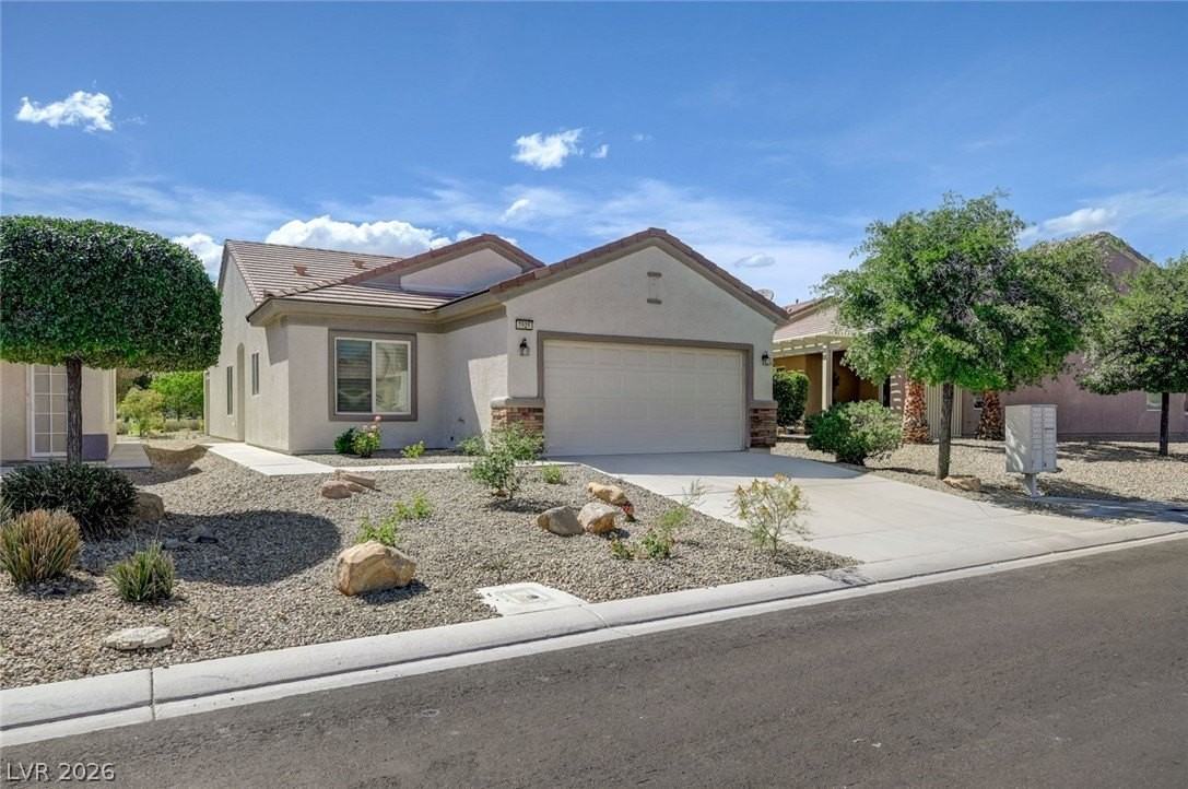 7925 Fantail Dr - Photo 4 of 50