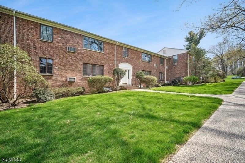 69B Troy Dr - Photo 2 of 23