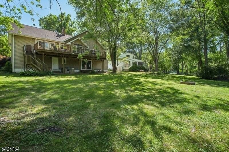 195 Chaucer Dr - Photo 4 of 30