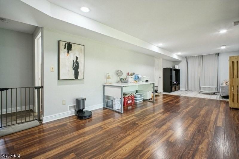 195 Chaucer Dr - Photo 7 of 30