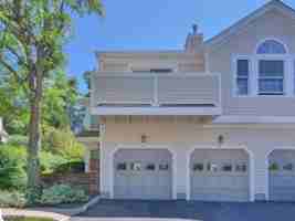 featured image of 9 Teal Ln