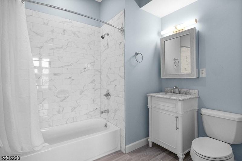 420 Bloomfield Ave Apt 4 #4 - Photo 6 of 20