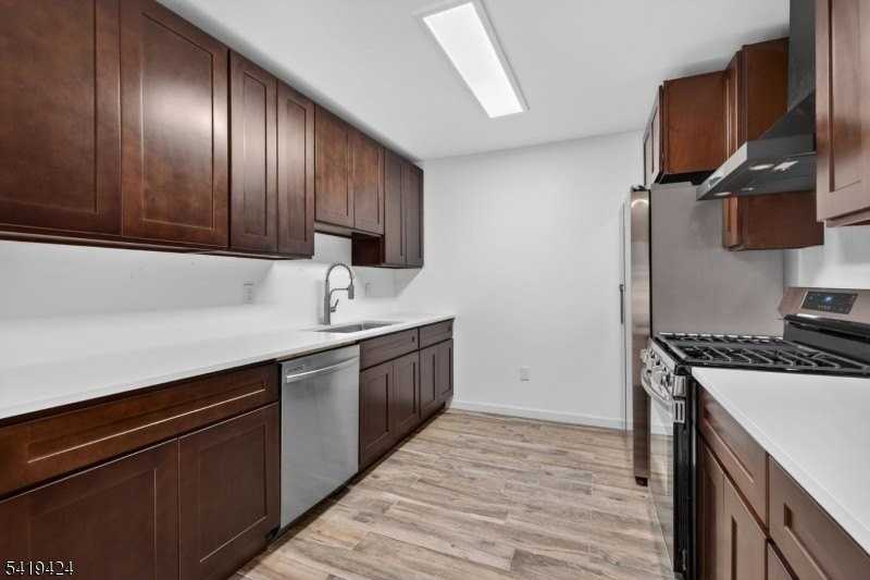 485 Broadway Apt 11 #11 - Photo 7 of 19