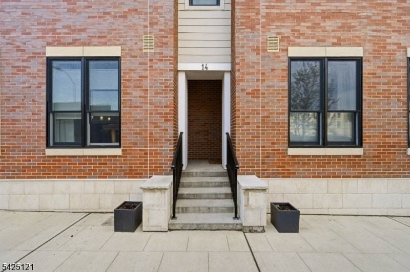 14 Ward St - Photo 4 of 32