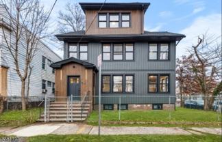 19 Abbotsford Ave - Photo 1 of 1