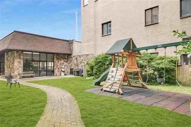 75 Liberty Ave #E10 - Photo 6 of 15