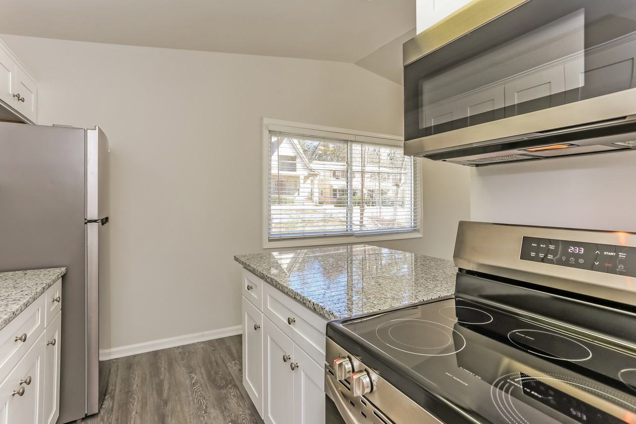 100 Terrace Dr Ne #1 - Photo 3 of 15