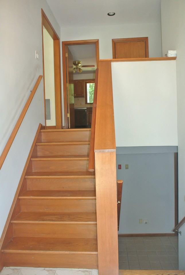 302 Westwood Rd - Photo 6 of 8