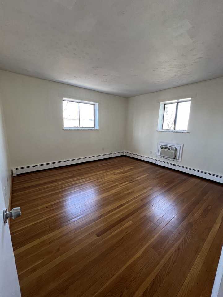 8 R Riverside Street #3-1 - Photo 7 of 11