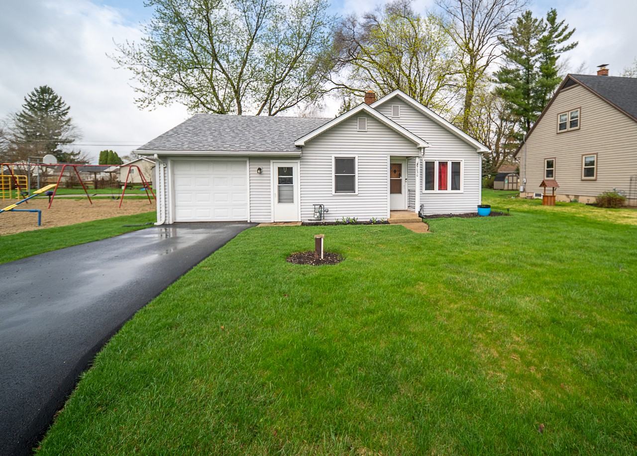 9030 359th Avenue - Photo 2 of 12