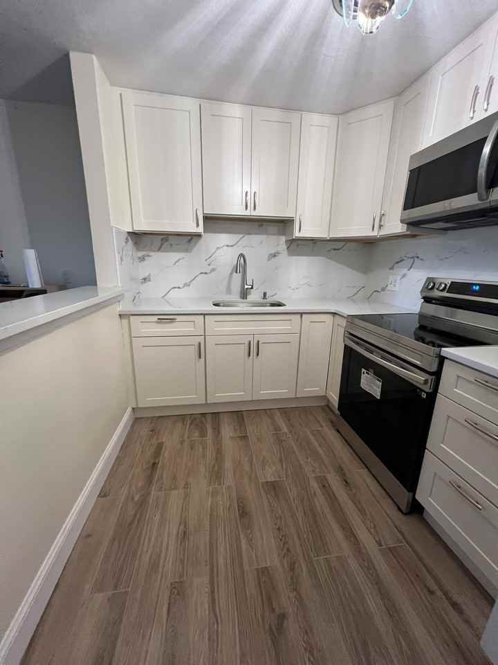 8 R Riverside Street #3-1 - Photo 2 of 11