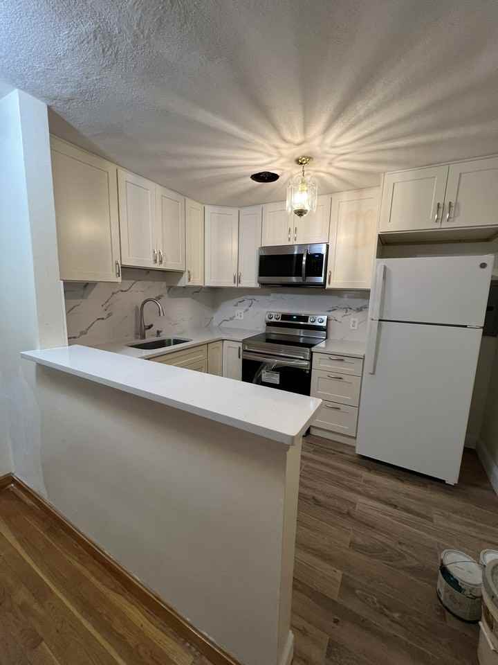 8 R Riverside Street #3-1 - Photo 3 of 11