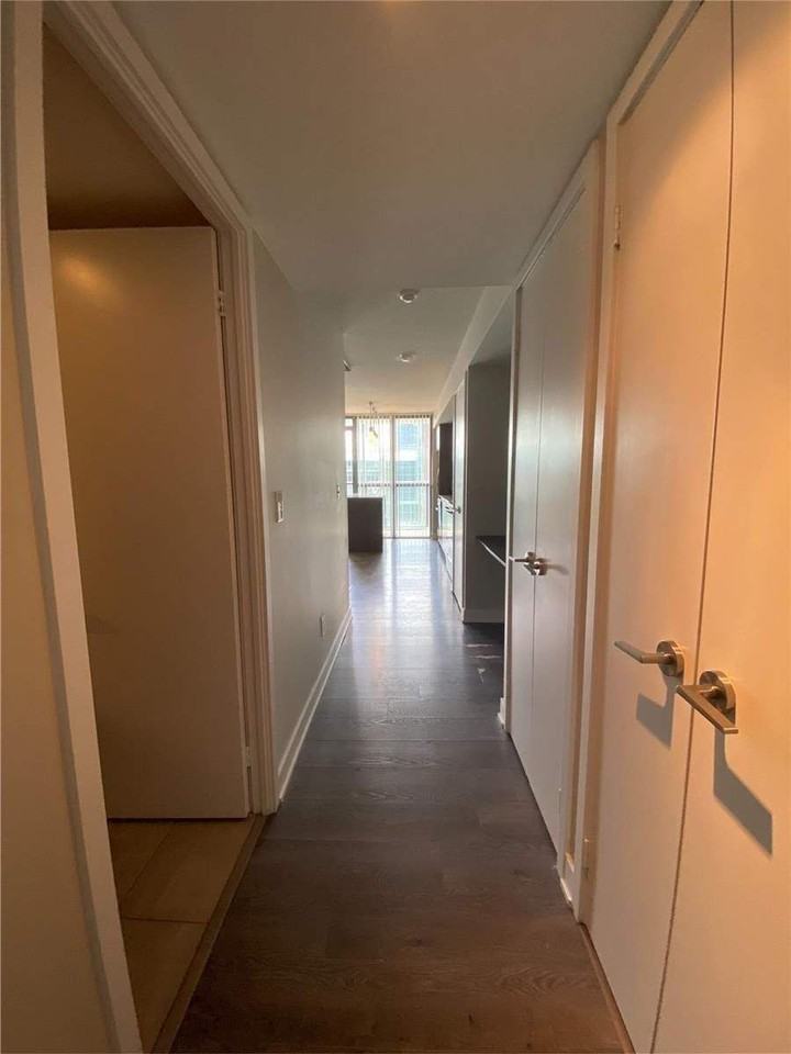 110 Charles Street East #1410 - Photo 5 of 24