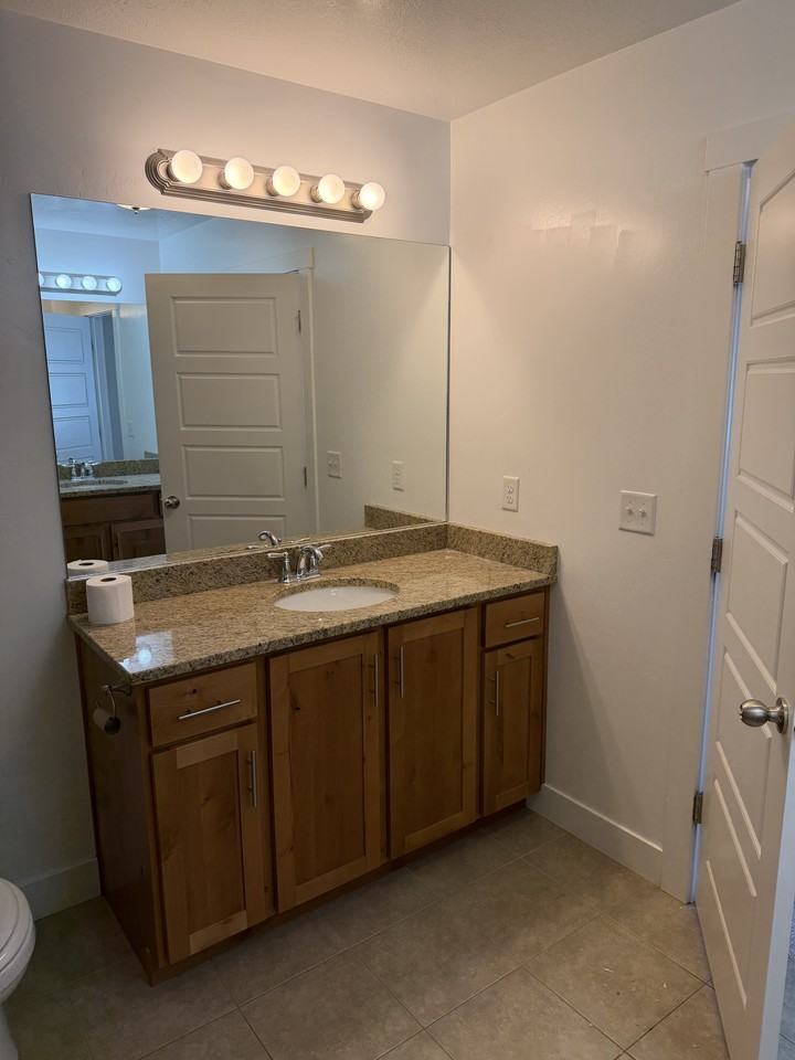 1567 Nw #102 - Photo 7 of 16