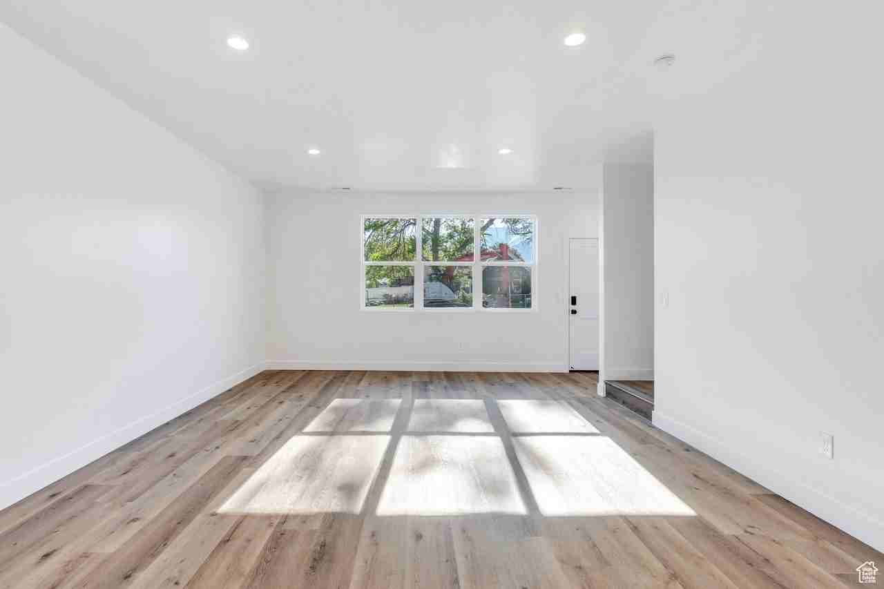 515 Ne #102 - Photo 6 of 8